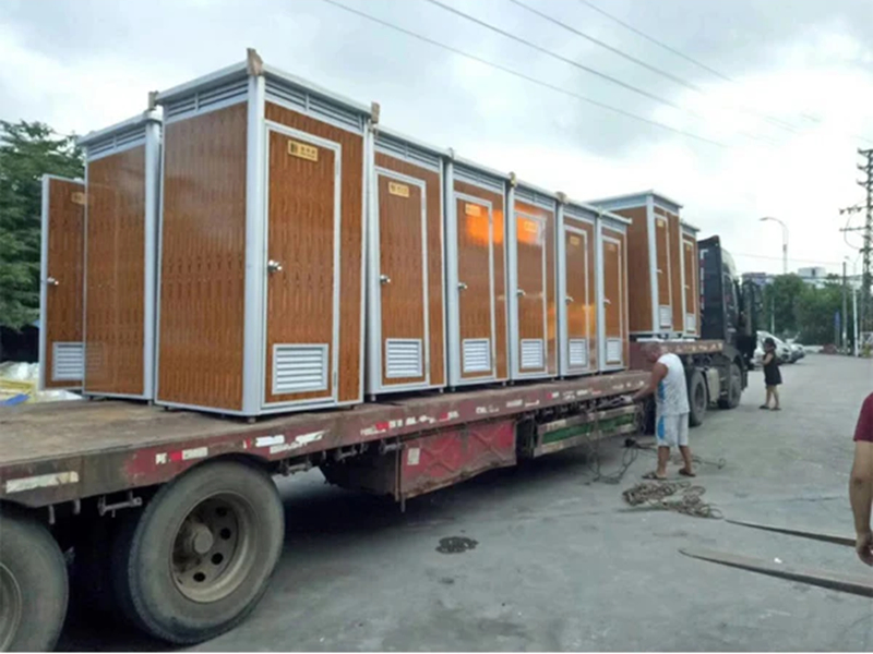 Mobile toilet, independent bathroom, outdoor bathroom